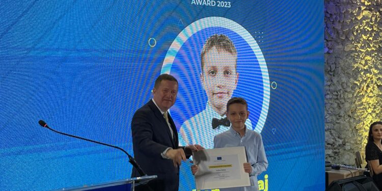 Ledion Halitaj fiton çmimin “Evropiani i Vitit”