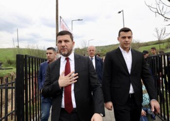 Krasniqi: Paramilitarët serbë nuk kursyen as fëmijët e të moshuarit për realizimin e gjenocidit në Kosovë