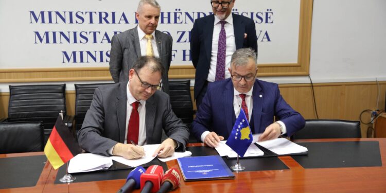 GIZ-i i jep Kosovës pajisje 210 mijë euro për menaxhim të mbetjeve medicinale