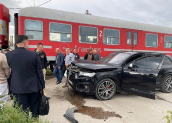 Treni godet veturën në Fushë-Kosovë