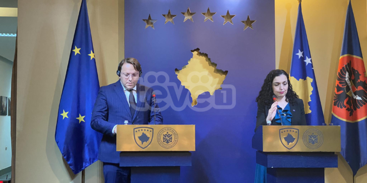 Varhelyi: Kosova duhet të luftojë korrupsionin dhe krimin e organizuar