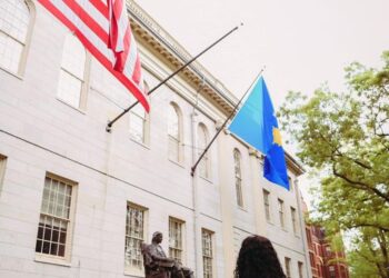 Osmani: Valëvitja e flamurit të Kosovës pranë atij të SHBA-së në Hardvard, konfirmim i partneritetit