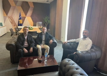 Peci pas Leposaviqit viziton edhe kryetarin e Mitrovicës Veriore