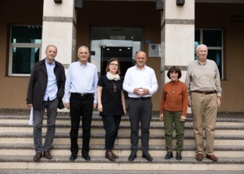 Rama vendos që t’i rikthejë disa nga mjekët e pensionuar si këshilltarë