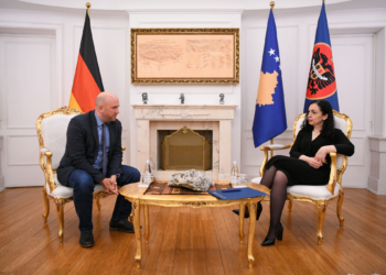 Osmani në takim me Sarrazin: Veprimet e Policisë në veri janë legjitime