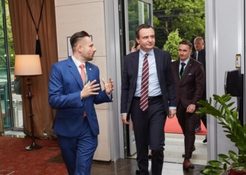 Kurti mbërrin në Bratisllavë