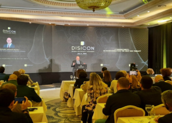 Hovenier: Dezinformimi në Kosovë është i vazhdueshëm, po rritet gjithnjë