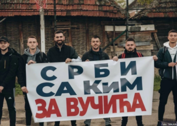 Mediat serbe: 13 serbë nga Anamorava ecën 12 orë për ta mbështetur Vuçiqin në Serbi