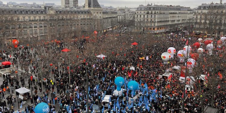 Kushtetuesja e Francës refuzon kërkesën për referendum lidhur me reformën për pensione