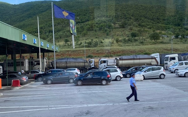 Shtatë sirianë tentojnë të hynë ilegalisht në Kosovë, qëllojnë me armë në drejtim të policisë