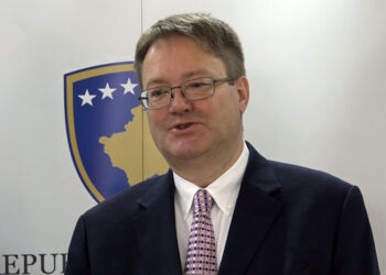 Abbott: Është koha që Kosova të propozojë një draft-statut për Asociacionin