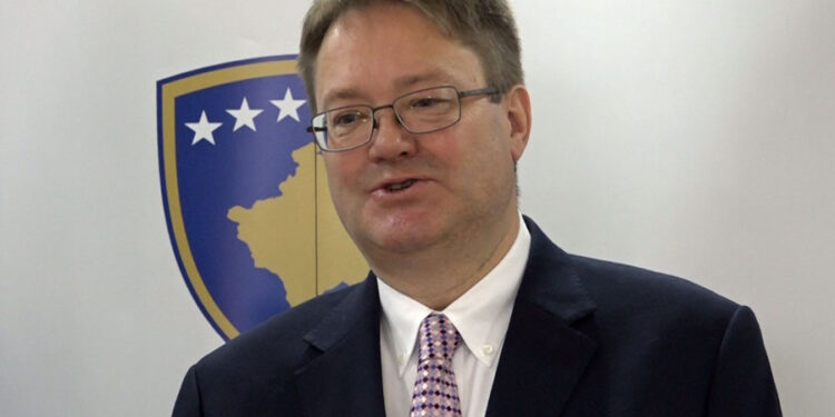 Abbott: Është koha që Kosova të propozojë një draft-statut për Asociacionin