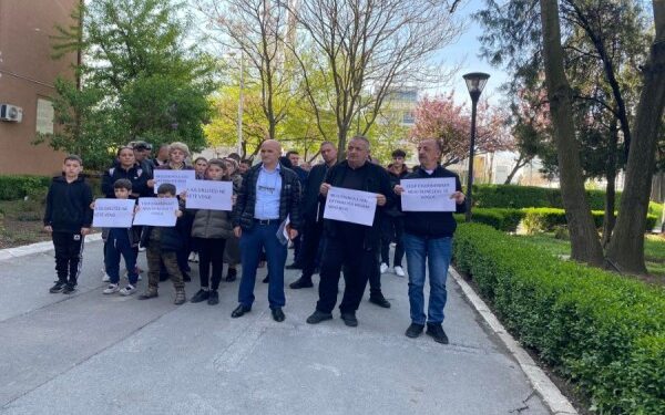 ​Bizneset e vogla në kryeqytet kërkojnë t’u lejohet përdorimi i frigoriferëve në kiosqe