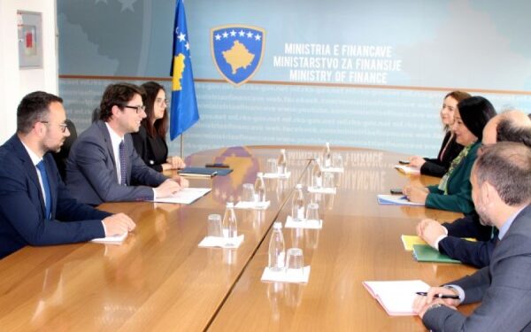 Murati takon zv. presidenten e Bankës Evropiane për Investime