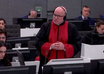 Mbrojtja e Thaçit kërkon kohë për diskutim me klientin para fillimit të kundërpyetjeve