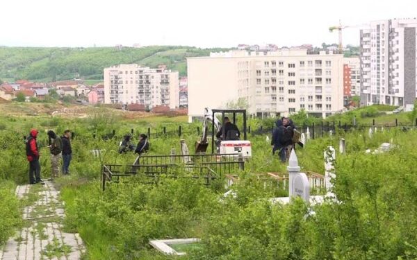 Gërmime në Prishtinë për gjetjen e dy trupave të shqiptarëve të zhdukur gjatë luftës