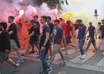 Polakët “i fusin hundët” në finalen e Europa League, ultrasit udhëtojnë në Budapest dhe sulmojnë tifozët e Sevillas / Arrestohen 7 persona