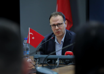 Ambasadori turk: Dialogu, e vetmja rrugë për stabilitet të qëndrueshëm në Kosovë