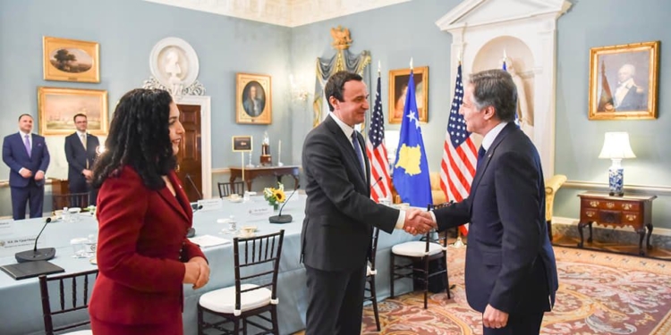 Blinken thirrje Kurtit: Ndali masat e dhunshme në veri, ripërqendrohu në dialog