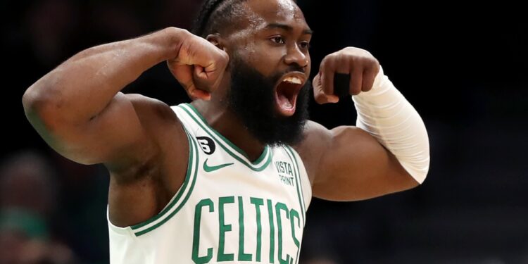 Boston mposht Philadelphia në sfidën e dytë dhe rikthen ekuilibrin