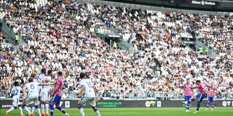 Juventus me vështirësi mposht Leccen, Atalanta parakalon Interin dhe Milanin