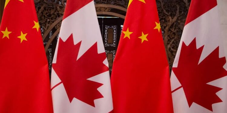 Kina dëbon një diplomat kanadez