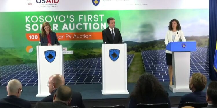 Kurti bashkë me Power shpall ankandin për parkun me energji solare