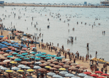 Kosovarët nuk e ndërrojnë Durrësin për pushimet e verës