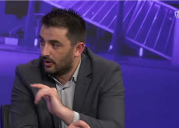 Imeri: Veriu po përdoret për të luajtur me dy karta