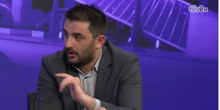 Imeri: Veriu po përdoret për të luajtur me dy karta