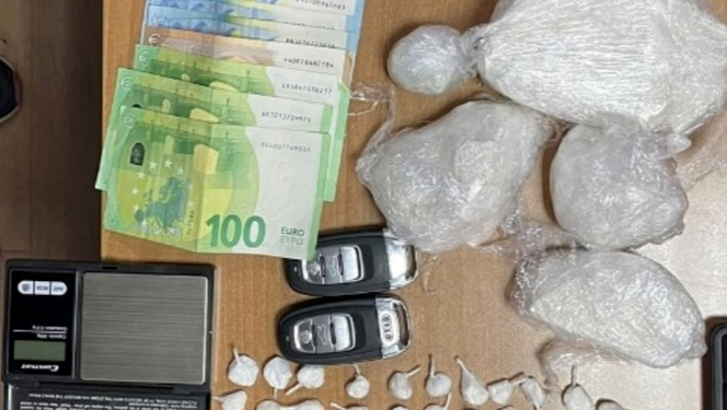 Policia sekuestron sasi të madhe të drogës dhe para të gatshme në Prishtinë