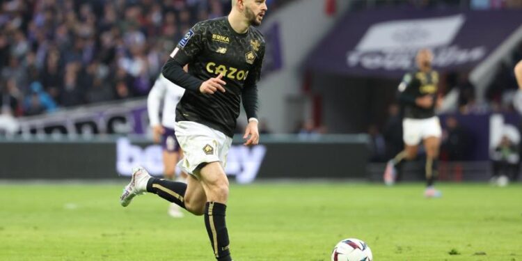 Zhegrova lëndohet në humbjen e Lille