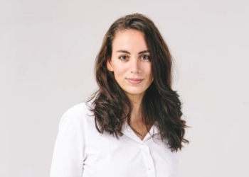 Mira Murati njofton përdoruesit shqiptarë të iOS se mund ta shkarkojnë aplikacionin e ChatGPT-së