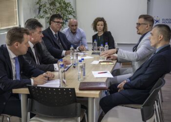 Lajçak: I shqetësuar nga ato që dëgjova në veri, të shmanget çdo mundësi përshkallëzimi