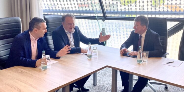 Lajçak diskuton për rëndësinë e stabilitetit në rajon me zyrtarë të Bosnje e Hercegovinës