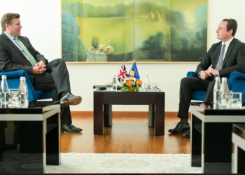 Kurti e vlerëson të nevojshme rritjen e bashkëpunimin me Britaninë në fushën e mbrojtjes
