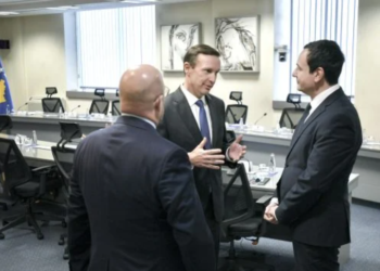 Kurti të hënën pret në takim dy senatorë amerikanë