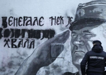Aktivisti nga Beogradi kërkon që të hiqet murali i kriminelit të luftës Ratko Mladiq