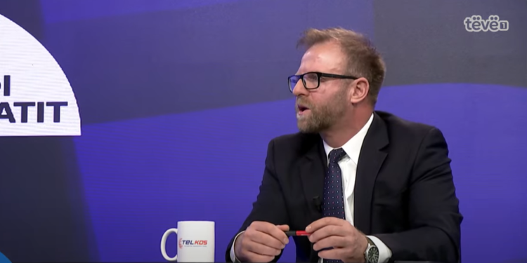 Cila instancë partiake e shkarkoi Haki Abazin nga Grupi Parlamentar i Vetëvendosjes?