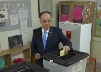 Voton presidenti i Shqipërisë, Begaj, fton qytetarët të dalin në votime