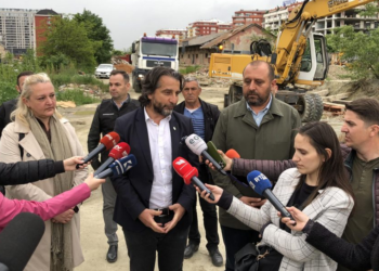 Largohen shitësit ilegal afër stacionit të trenit në Prishtinë