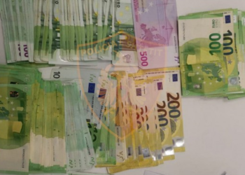 Sekuestrohen 40 mijë euro, procedohen penalisht tre persona në Shqipëri