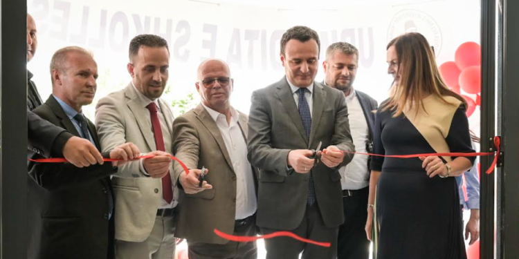 Kurti përuron shkollën me sipërfaqe 5 mijë metra katrorë në Krushë të Madhe