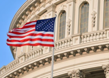 Senatorët Murphy e Peters priten nga Osmani e Kurti