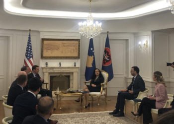 Osmani i pret në takim dy senatorët amerikanë