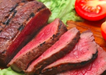 Cilët njerëz nuk duhet të hanë kurrë mish të kuq?