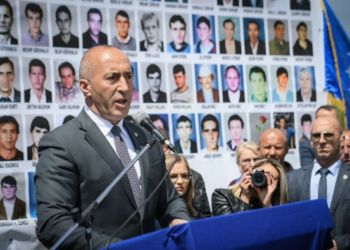 Haradinaj kujton masakrën në Tusuz të Prizrenit, kërkon të ndëshkohen përgjegjësit