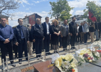 ​Përkujtohet 24-vjetori i vrasjes së pesë anëtarëve të familjes Kastrati në Pejë