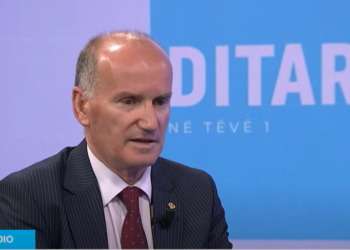 Çollaku për situatën në veri: Nuk mund të ketë zgjidhje me polici e ushtri