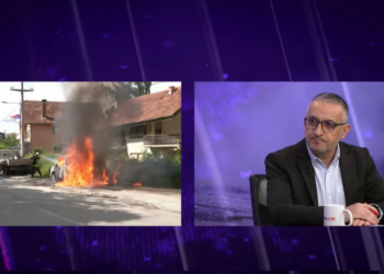 Gashi: Qëllimi i Beogradit është që gazetarët shqiptarë të mos depërtojnë tutje urës së Ibrit